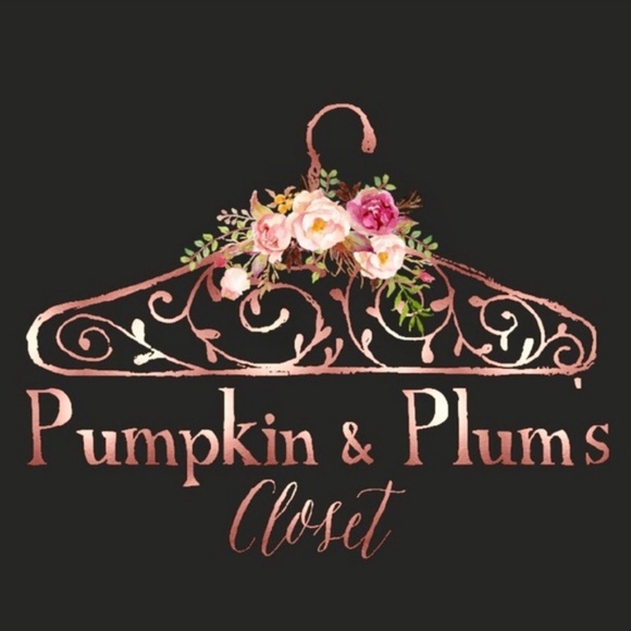  Meet your Poshers, Kelly & Tracey!  - Picture 15 of 15